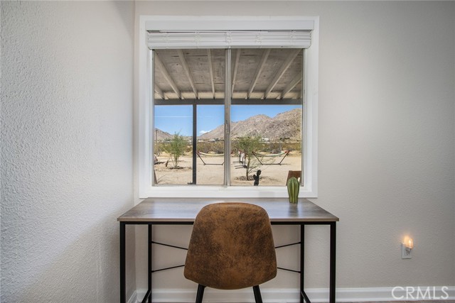4574 Avenida Del Sol, Joshua Tree CA: https://media.crmls.org/medias/6c1e4809-8ae8-448c-8e62-66cc4deab302.jpg