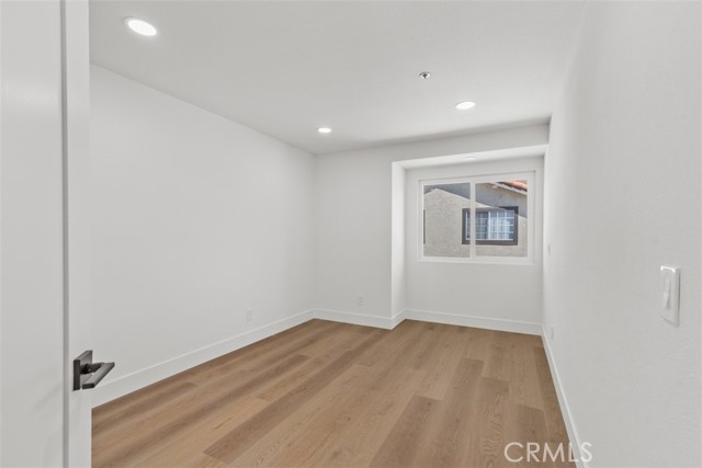 Detail Gallery Image 25 of 27 For 333 E Phillips Bld, Pomona,  CA 91766 - 3 Beds | 2/1 Baths