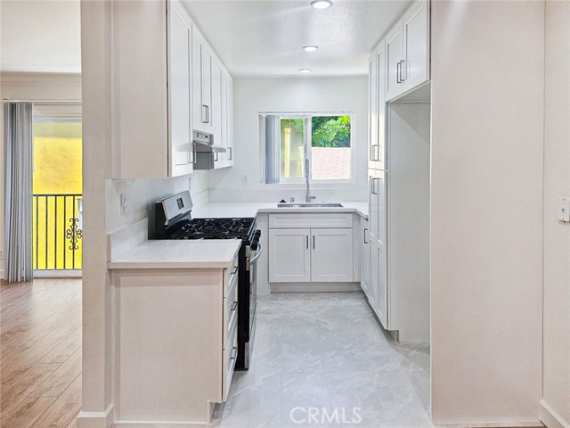 518 East Valencia, F photo 6