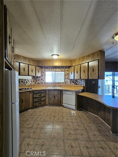 23820 Ironwood Avenue, Moreno Valley CA: https://media.crmls.org/medias/6c1f4de4-4b58-47f4-84d2-ed94dbc2171f.jpg