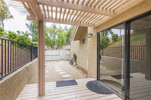 661 La Corona Court, Oak Park CA: https://media.crmls.org/medias/6c1f94b1-873f-4d79-89b8-24114a6d0ab3.jpg