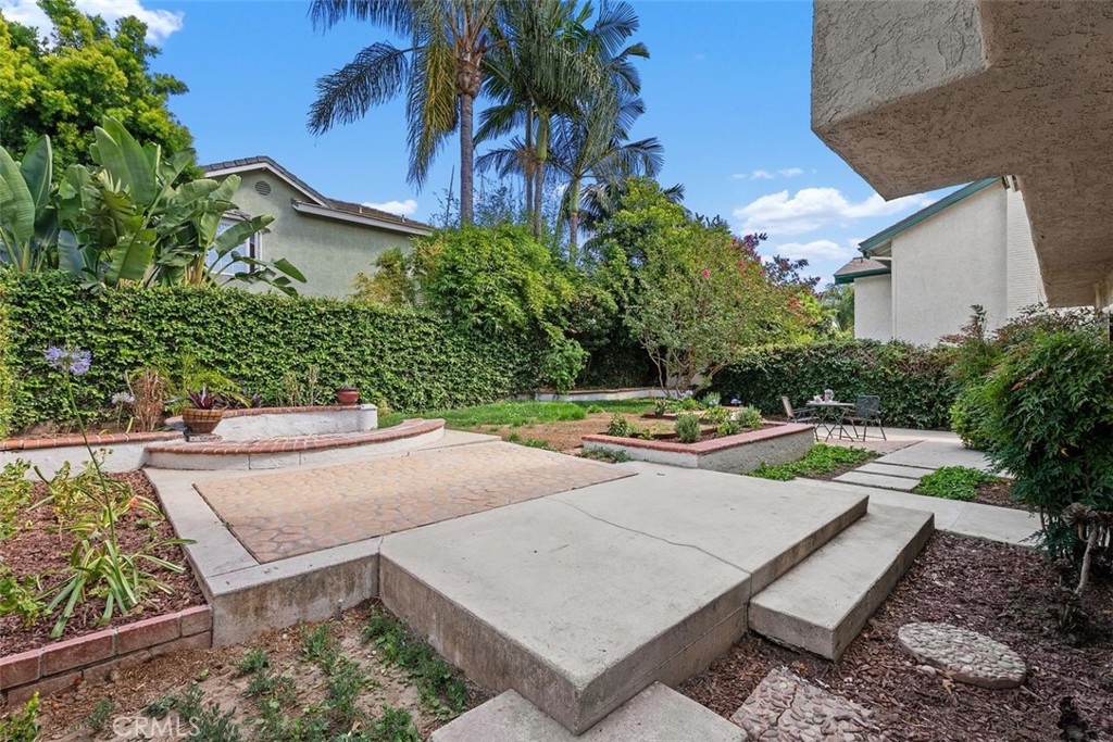 https://media.crmls.org/medias/6c20239f-f097-4b6e-b2d7-0c309b002a9f.jpg?preset=X-Large