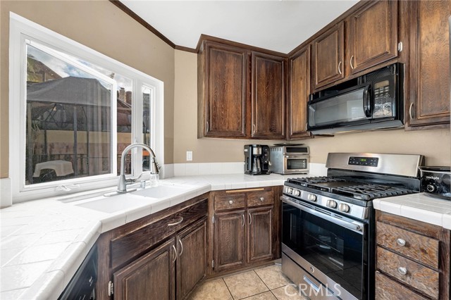 Detail Gallery Image 15 of 43 For 13974 Olive Grove Ln, Sylmar,  CA 91342 - 3 Beds | 2 Baths