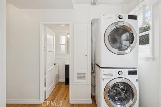 Detail Gallery Image 12 of 42 For 200 Grand Canal, Newport Beach,  CA 92662 - 4 Beds | 3 Baths