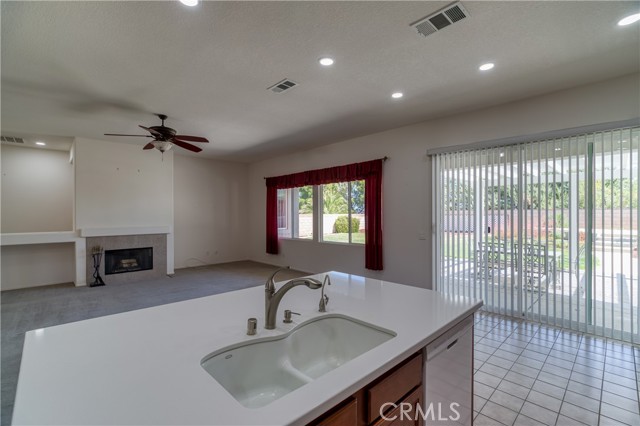 Detail Gallery Image 7 of 26 For 40824 Las Piedras, Palmdale,  CA 93551 - 5 Beds | 3 Baths