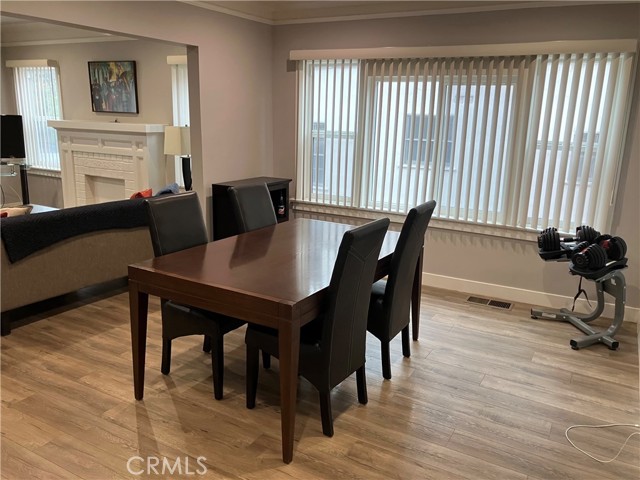 Detail Gallery Image 6 of 12 For 2059 N Vermont, Los Angeles,  CA 90027 - 2 Beds | 2 Baths