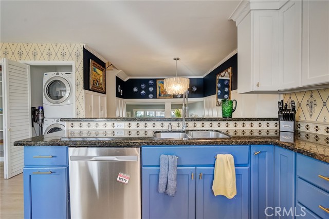 2112 Warfield Avenue, Redondo Beach, California 90278, 2 Bedrooms Bedrooms, ,2 BathroomsBathrooms,Residential,Sold,Warfield,SB23170647