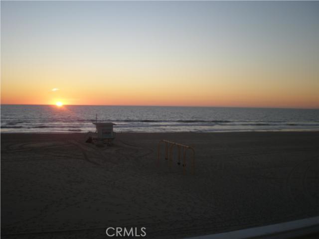 3129 The Strand, Hermosa Beach, California 90254, 3 Bedrooms Bedrooms, ,2 BathroomsBathrooms,Residential,Sold,The Strand,S08028295