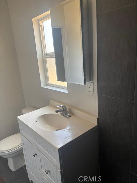 17387 Merrill Avenue, Fontana CA: https://media.crmls.org/medias/6c23d804-83a3-4c5a-856d-c6a74d81c4de.jpg
