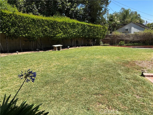 1631 Leycross Drive, La Canada Flintridge CA: https://media.crmls.org/medias/6c24a0a9-3cb6-40bb-ac07-6568587fba97.jpg