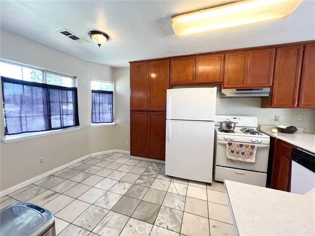 Detail Gallery Image 5 of 11 For 2993 Birmingham Ct, Merced,  CA 95340 - 3 Beds | 2 Baths