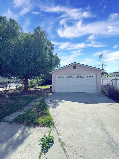 2046 S Ridgeley Drive, Los Angeles CA: https://media.crmls.org/medias/6c258f60-9445-447c-be31-7d87a8e9f6f9.jpg