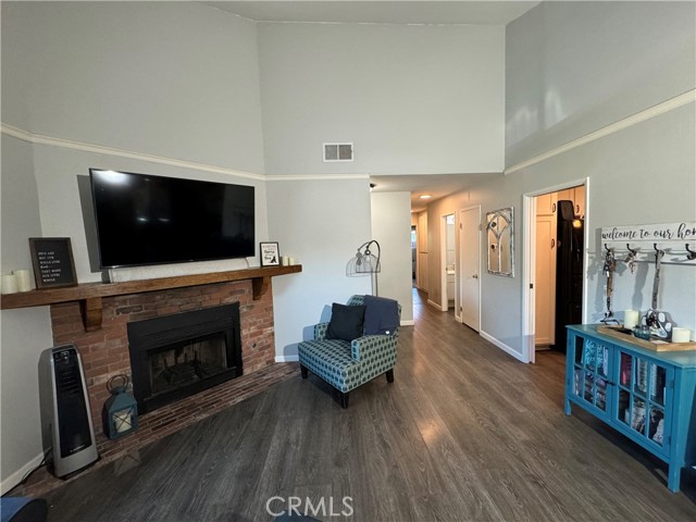 Detail Gallery Image 3 of 15 For 203 Teague Dr, San Dimas,  CA 91773 - 2 Beds | 2 Baths