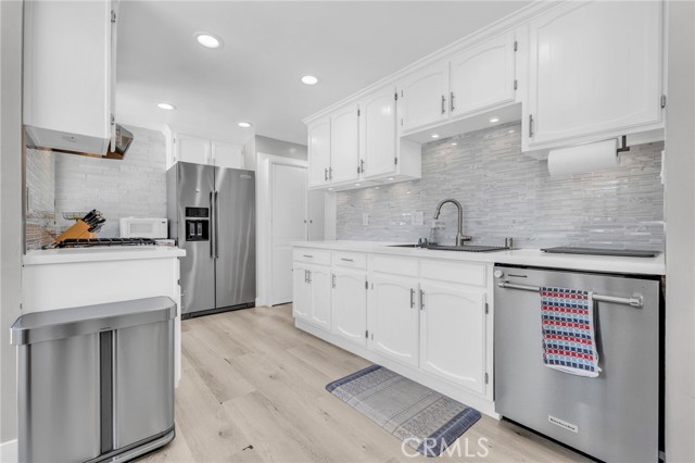 1801 W Chandeleur Drive, San Pedro CA: https://media.crmls.org/medias/6c268055-f185-44a1-8f71-f946f576dd93.jpg