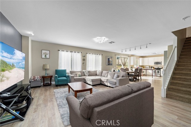 Detail Gallery Image 8 of 43 For 31941 Hollyhock, Lake Elsinore,  CA 92532 - 3 Beds | 2/1 Baths