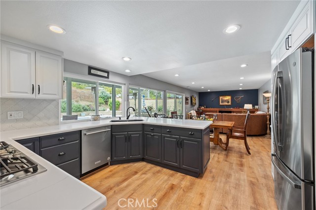 710 W Country Hills W Drive, La Habra CA: https://media.crmls.org/medias/6c287e64-65b5-4e25-abb8-1559a341ecd5.jpg