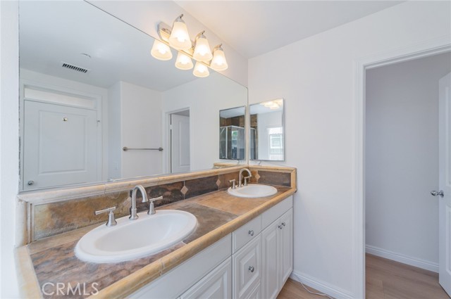 22 Arborside, Irvine CA: https://media.crmls.org/medias/6c290575-da37-4338-a6af-fd0a52a540ce.jpg