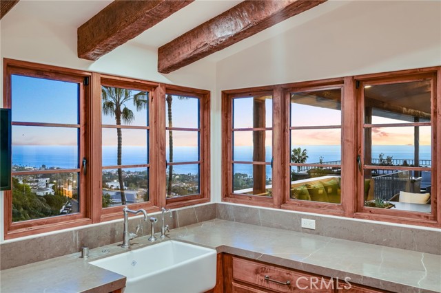 Detail Gallery Image 16 of 43 For 715 Mystic Way, Laguna Beach,  CA 92651 - 4 Beds | 4/1 Baths