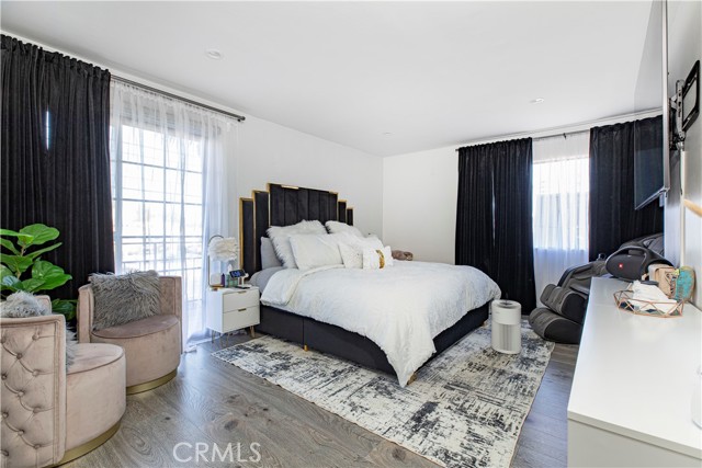 7625 Reseda Boulevard, Reseda CA: https://media.crmls.org/medias/6c29f26c-1054-4368-8e0a-0ca1b17e95e3.jpg