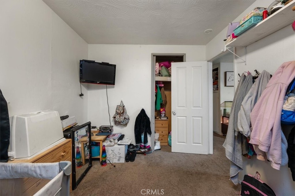 https://media.crmls.org/medias/6c2b0706-4ecf-44ee-adb7-cc0065af4350.jpg?preset=X-Large