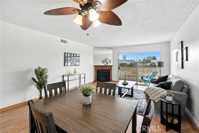 Detail Gallery Image 4 of 46 For 955 E 3rd St #304,  Long Beach,  CA 90802 - 2 Beds | 1 Baths