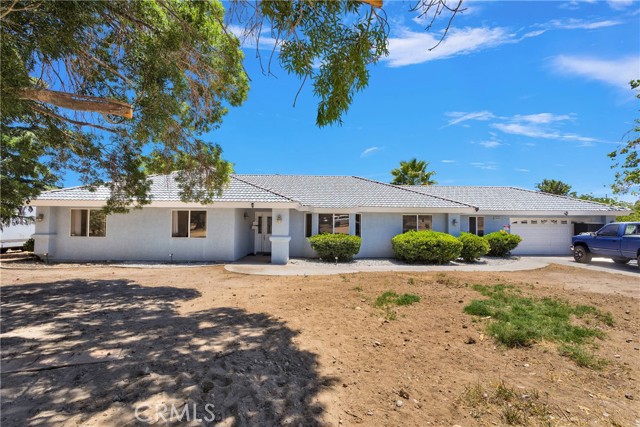 10325 Sheep Creek Road, Phelan CA: https://media.crmls.org/medias/6c2b446e-27f1-4888-b561-ea10a8acd47a.jpg