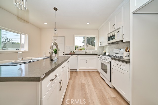 Detail Gallery Image 11 of 18 For 1195 Wisconsin Pl, Pomona,  CA 91768 - 3 Beds | 2 Baths