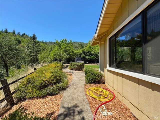 1321 Oak Knoll Road, Ukiah CA: https://media.crmls.org/medias/6c2d26cd-5094-45d7-a523-cc5160f8da4b.jpg