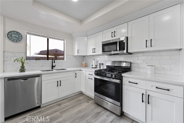 Detail Gallery Image 27 of 67 For 1380 W 48th, San Bernardino,  CA 92407 - 3 Beds | 2/1 Baths