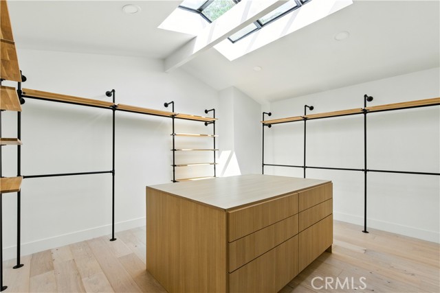 Detail Gallery Image 31 of 40 For 6009 Neddy Ave, Woodland Hills,  CA 91367 - 5 Beds | 3 Baths