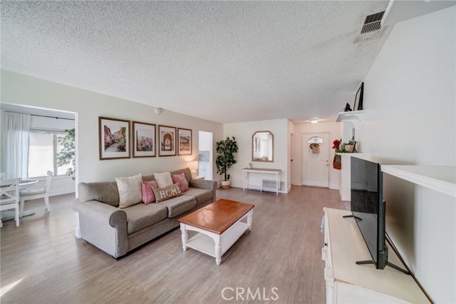 Detail Gallery Image 9 of 47 For 7034 Miami St, Riverside,  CA 92506 - 4 Beds | 2 Baths