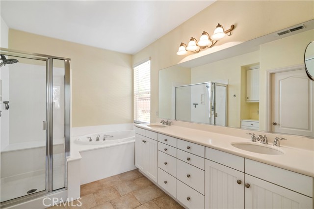 570 Olazabal Drive, Hemet CA: https://media.crmls.org/medias/6c2f2cc3-522d-4263-86b9-bc0b7e2ed86b.jpg