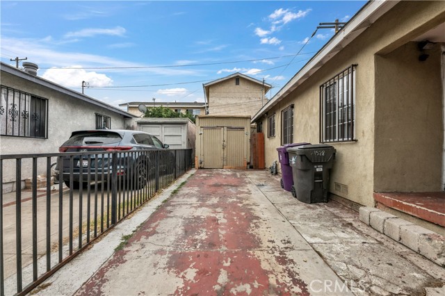 1528 15th Street, Long Beach, California 90813, 2 Bedrooms Bedrooms, ,1 BathroomBathrooms,Single Family Residence,For Sale,15th,SW24199149