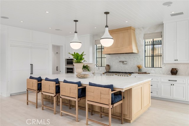 2209 Bayside Drive, Corona del Mar CA: https://media.crmls.org/medias/6c2ff7d8-eefe-4796-9c18-5b1c4fc66107.jpg