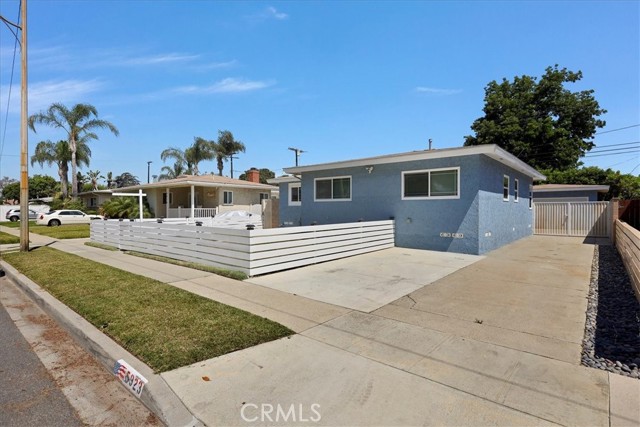 5923 E Wardlow Rd, Long Beach, CA 90808