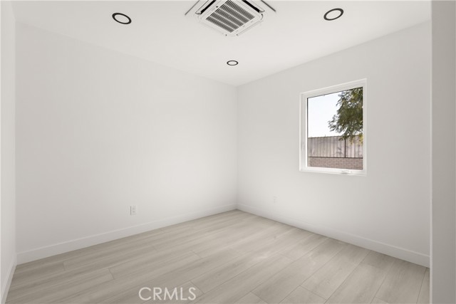 Detail Gallery Image 27 of 33 For 7943 Ledge Ave, Sun Valley,  CA 91352 - 3 Beds | 3 Baths