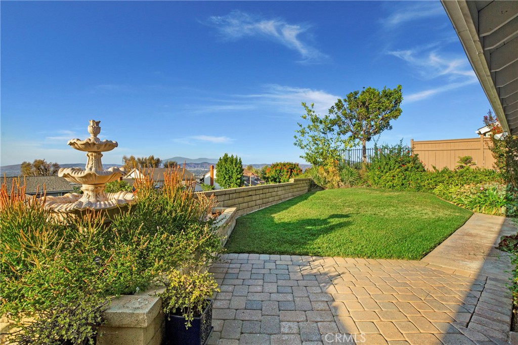 https://media.crmls.org/medias/6c313430-5753-42d6-b305-a11502afeb46.jpg?preset=X-Large