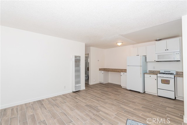 7116 7124 Sombrilla Ave, Atascadero CA: https://media.crmls.org/medias/6c3174c0-49a2-4560-95ae-caabd7989611.jpg