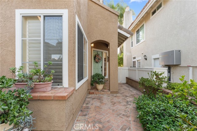 24256 Louisa Street, Laguna Hills CA: https://media.crmls.org/medias/6c324db5-59b2-4c57-886b-d6528e6ddc35.jpg