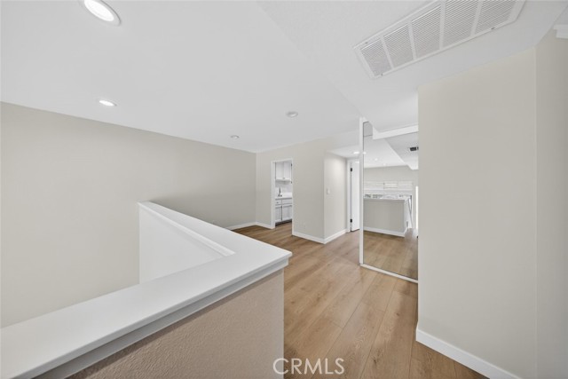 Detail Gallery Image 9 of 43 For 15235 Magnolia Bld #E,  Sherman Oaks,  CA 91403 - 3 Beds | 3 Baths