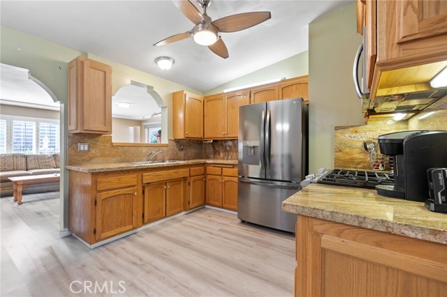 414 Deepmead Avenue, La Puente CA: https://media.crmls.org/medias/6c33a0f5-c7f9-43b2-bd8f-78a7561d4760.jpg