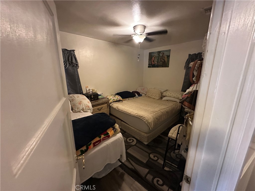 https://media.crmls.org/medias/6c33ff17-eda9-4a74-82c1-75032fff031d.jpg?preset=X-Large
