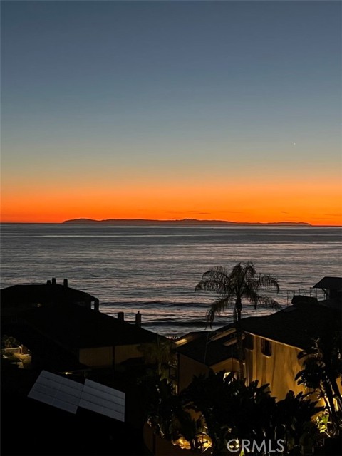 Detail Gallery Image 3 of 49 For 34 Blue Lagoon, Laguna Beach,  CA 92651 - 3 Beds | 3 Baths