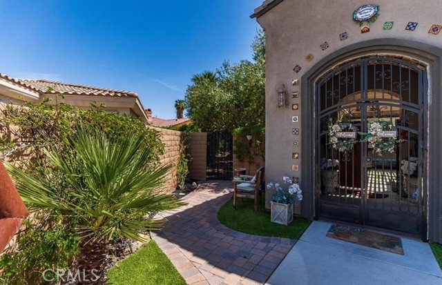 Detail Gallery Image 2 of 44 For 40518 Corte Placitas, Palm Desert,  CA 92260 - 4 Beds | 3/1 Baths