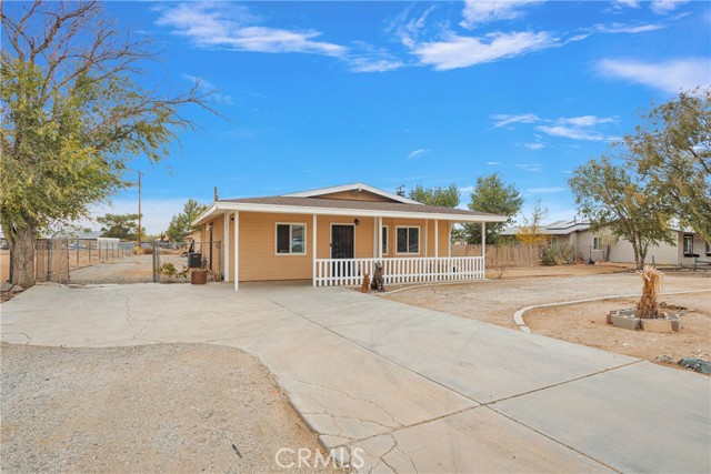 Detail Gallery Image 32 of 40 For 10590 Navajo Rd, Apple Valley,  CA 92308 - 3 Beds | 2 Baths