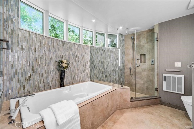 Detail Gallery Image 35 of 43 For 935 Hillcrest, Pasadena,  CA 91106 - 6 Beds | 7/1 Baths