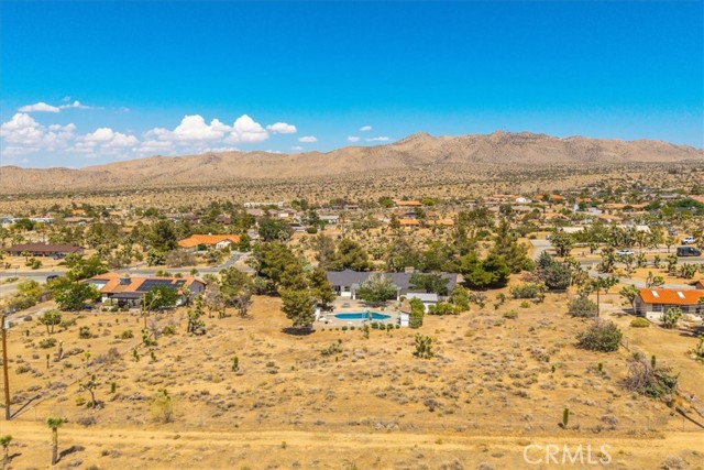 9124 Joshua Lane, Yucca Valley CA: https://media.crmls.org/medias/6c35c130-3c36-472c-8b71-6f5dc60eb7a0.jpg