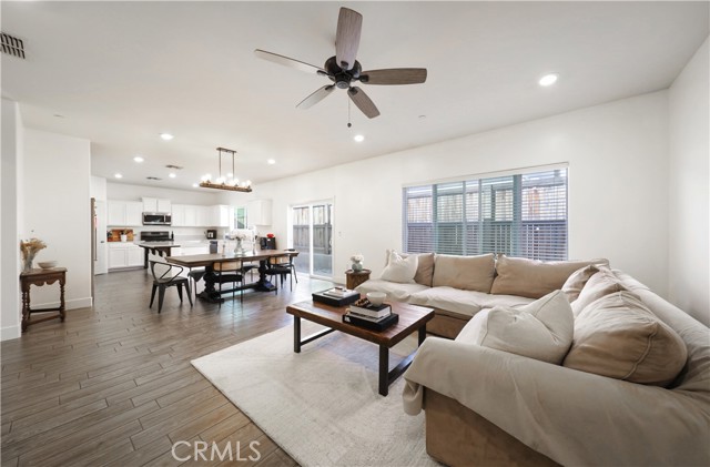 Detail Gallery Image 8 of 27 For 9612 Cobble Creek Dr, Shafter,  CA 93263 - 4 Beds | 2 Baths