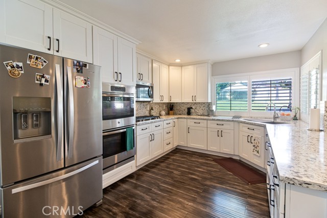 Detail Gallery Image 9 of 30 For 351 W Buffington St, Upland,  CA 91784 - 4 Beds | 3 Baths