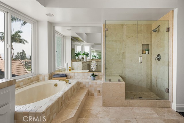 580 S Londerry Ln, Anaheim Hills CA: https://media.crmls.org/medias/6c36d1ee-6637-413f-b786-ae0776dae452.jpg